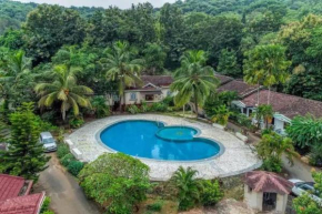 Grihaa Entire Private Villa-Anjuna Assagao Pool Fully Equipped Kitchen